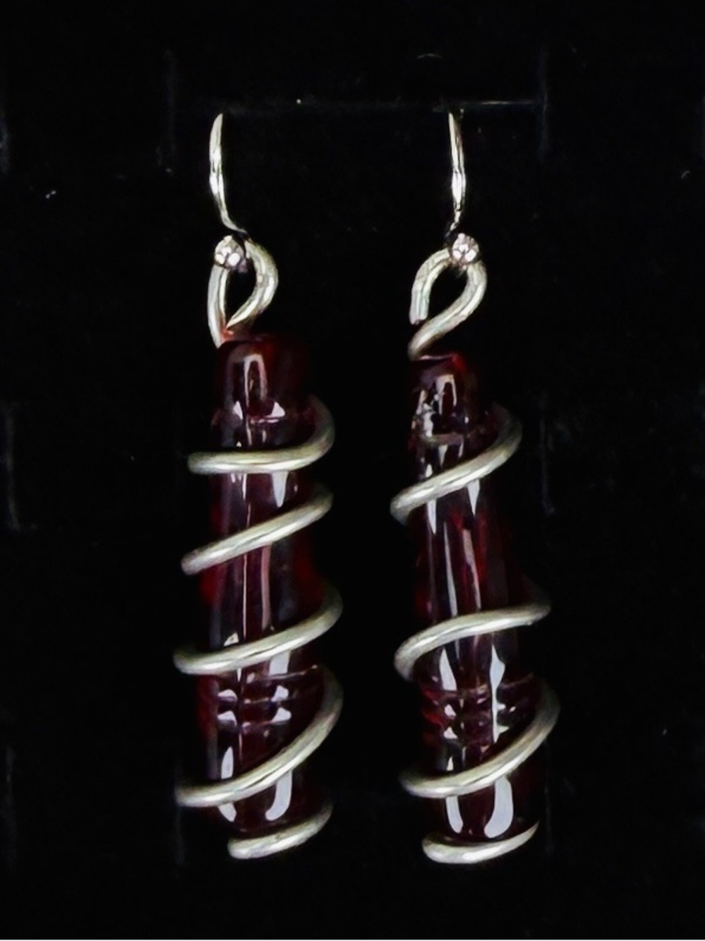 Vintage ages Silvertone wire wrapped deep red stone weighted pierced earrings